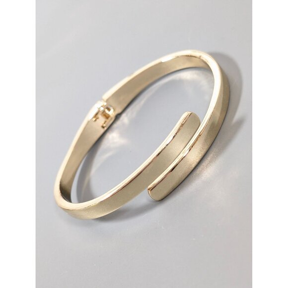 Modernist Gold Tone Bypass Hinge Bangle Bracelet Retro Glam 7 in - Picture 1 of 9